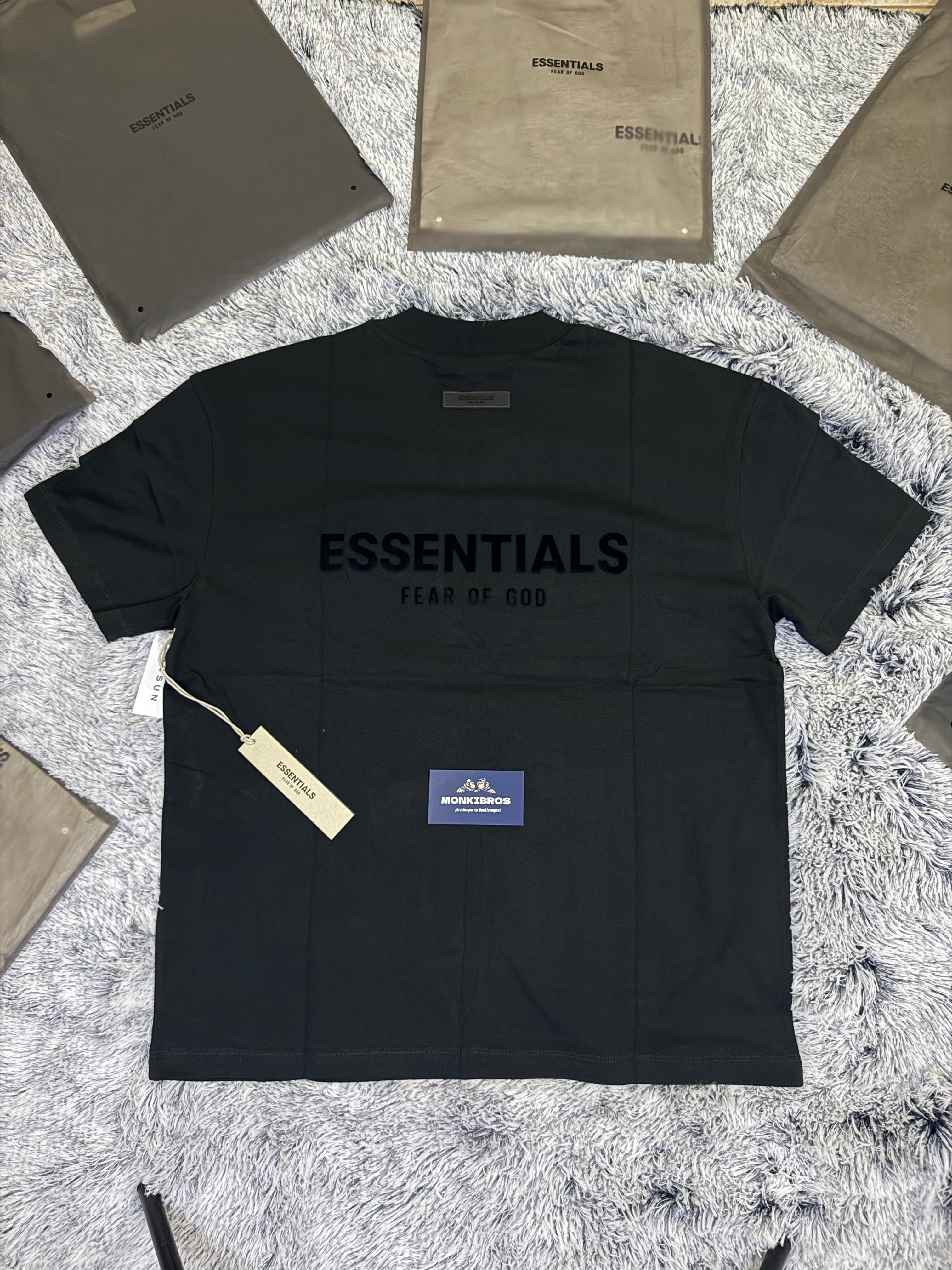 Playera Essentials