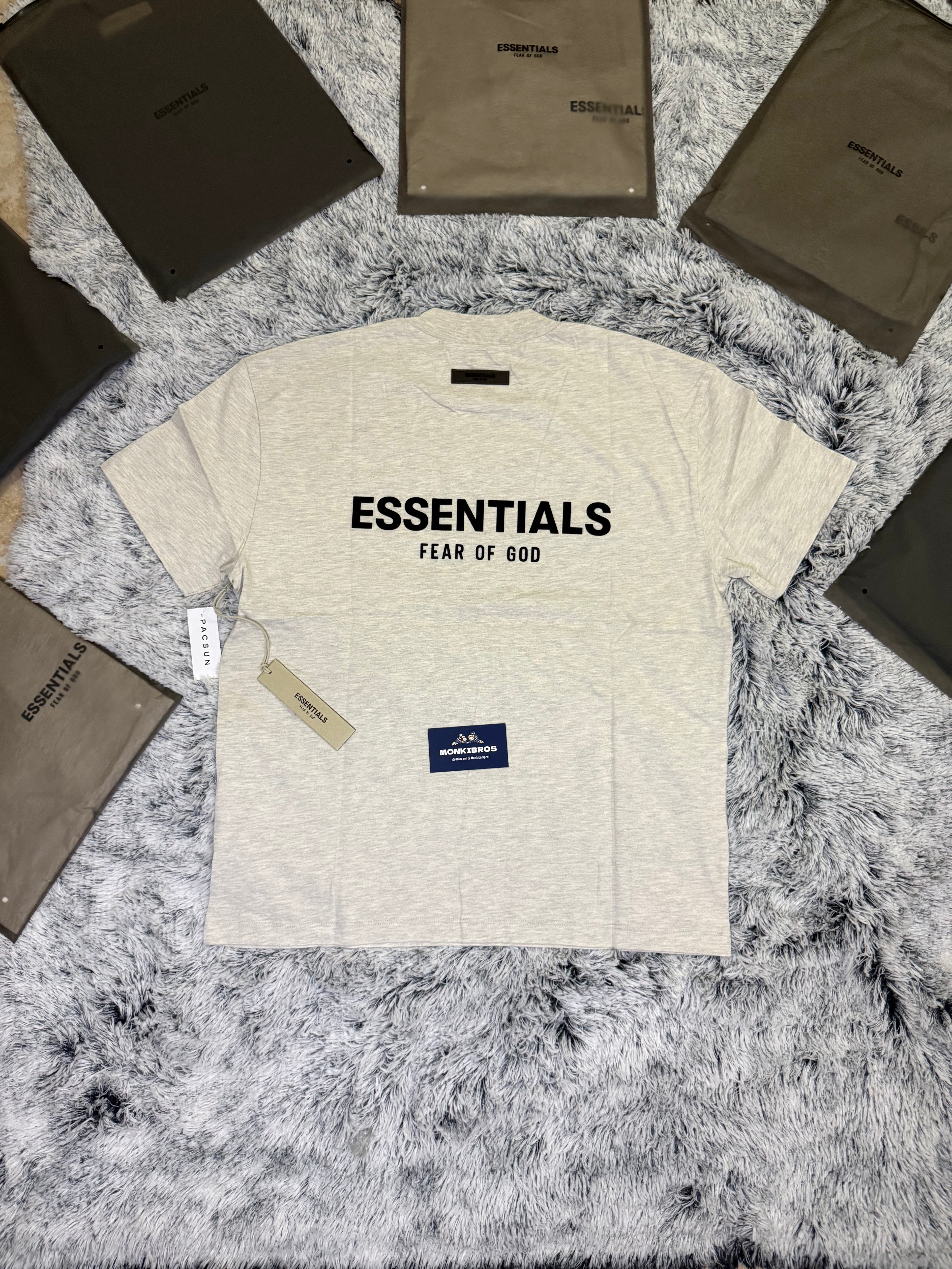 Playera Essentials
